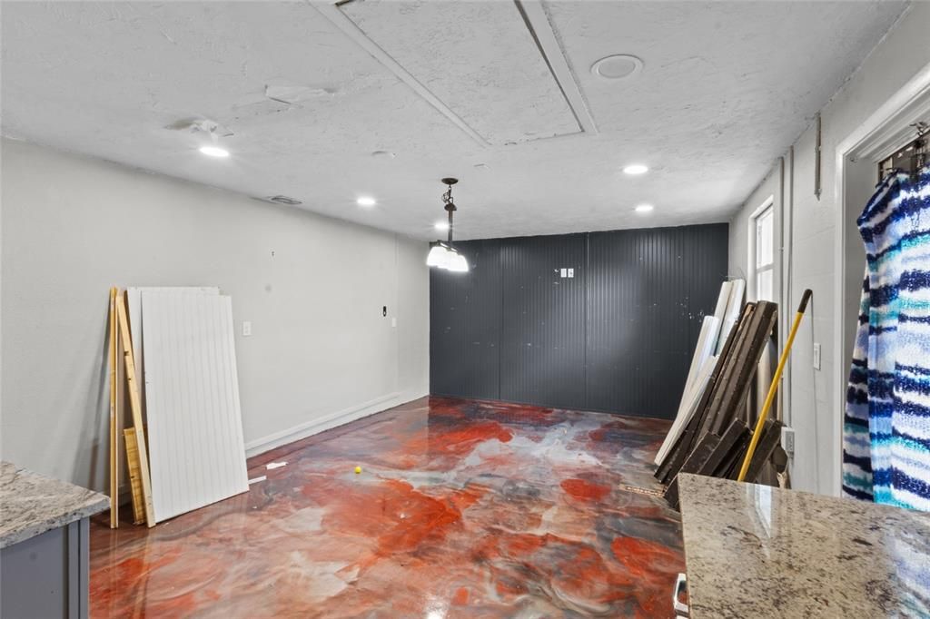 For Sale: $185,000 (2 beds, 2 baths, 1128 Square Feet)