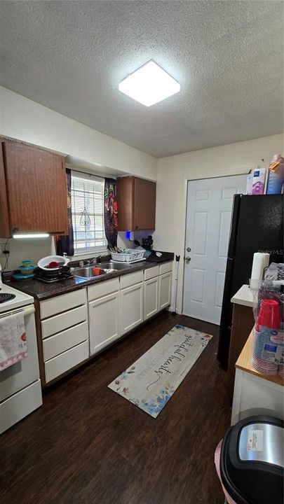 待售: $145,000 (3 贝兹, 1 浴室, 933 平方英尺)