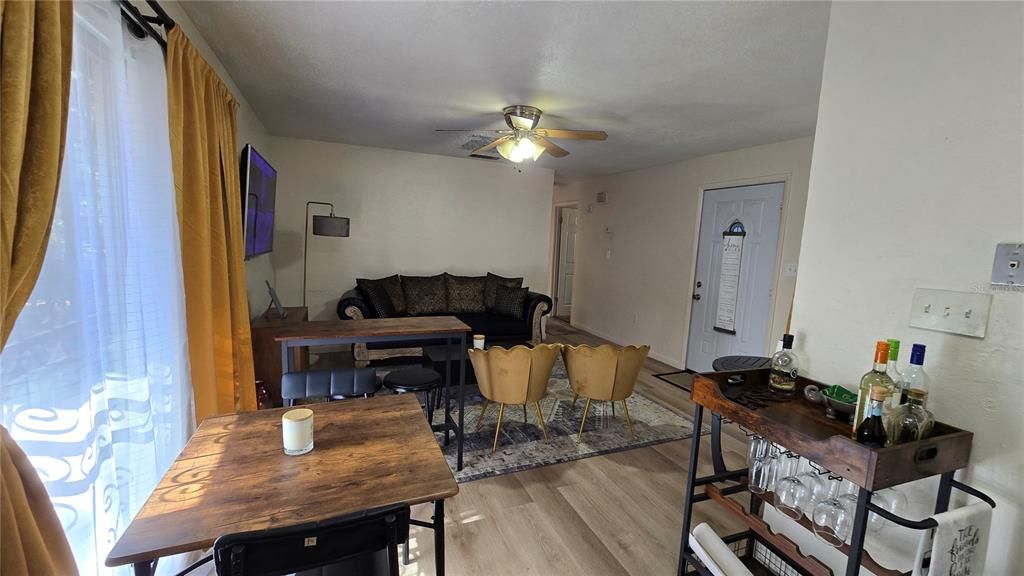 待售: $145,000 (3 贝兹, 1 浴室, 933 平方英尺)