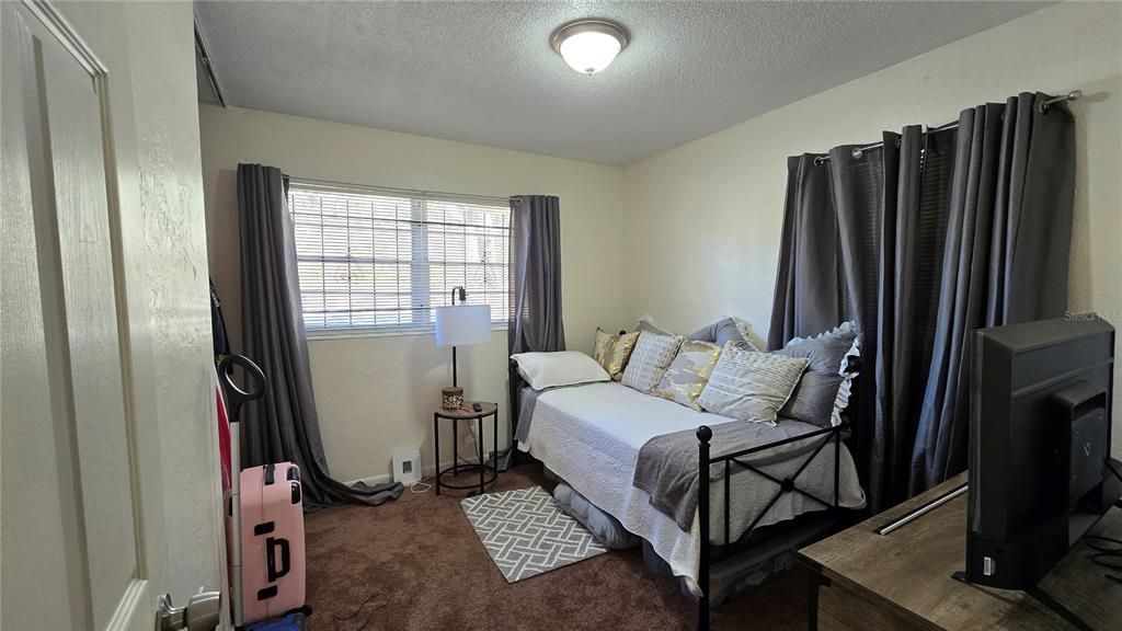 待售: $145,000 (3 贝兹, 1 浴室, 933 平方英尺)