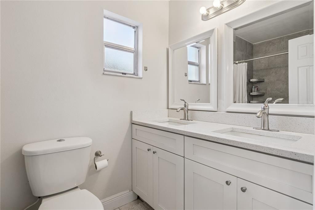 待售: $300,000 (2 贝兹, 2 浴室, 1162 平方英尺)