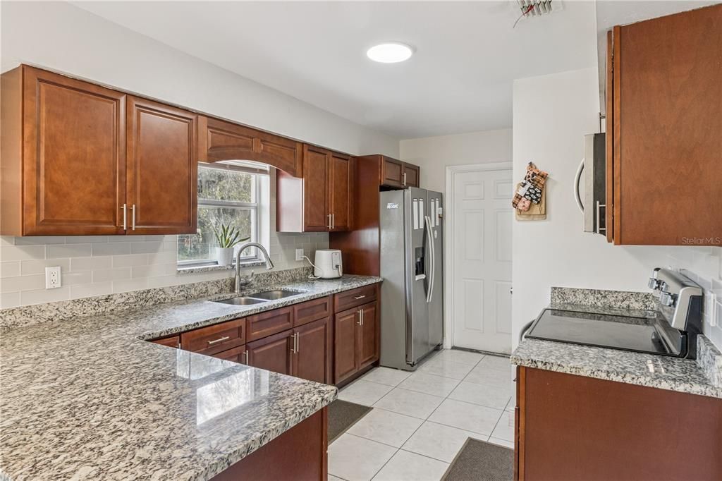 待售: $300,000 (2 贝兹, 2 浴室, 1162 平方英尺)