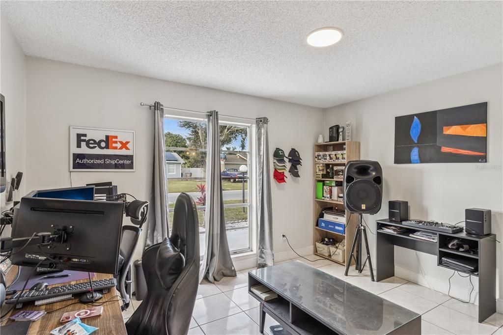 待售: $300,000 (2 贝兹, 2 浴室, 1162 平方英尺)