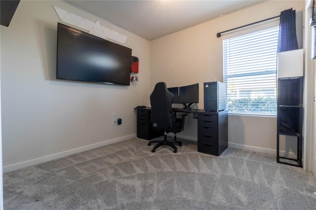 待售: $380,000 (4 贝兹, 2 浴室, 1580 平方英尺)