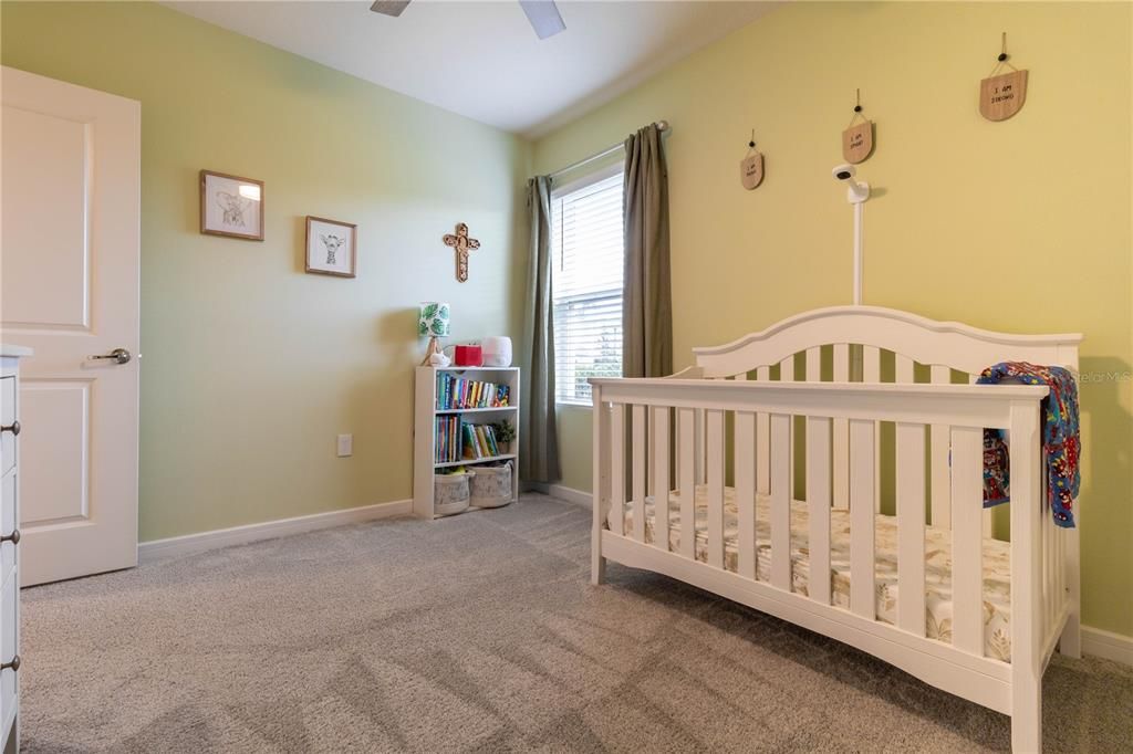 待售: $380,000 (4 贝兹, 2 浴室, 1580 平方英尺)