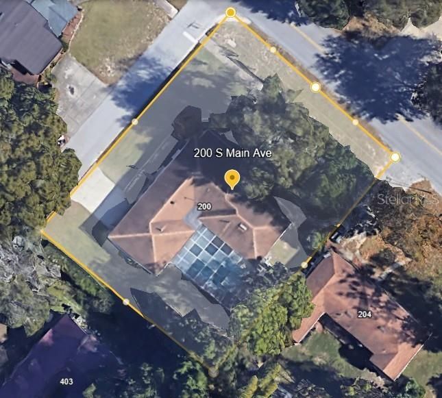 For Sale: $561,999 (5 beds, 2 baths, 1998 Square Feet)