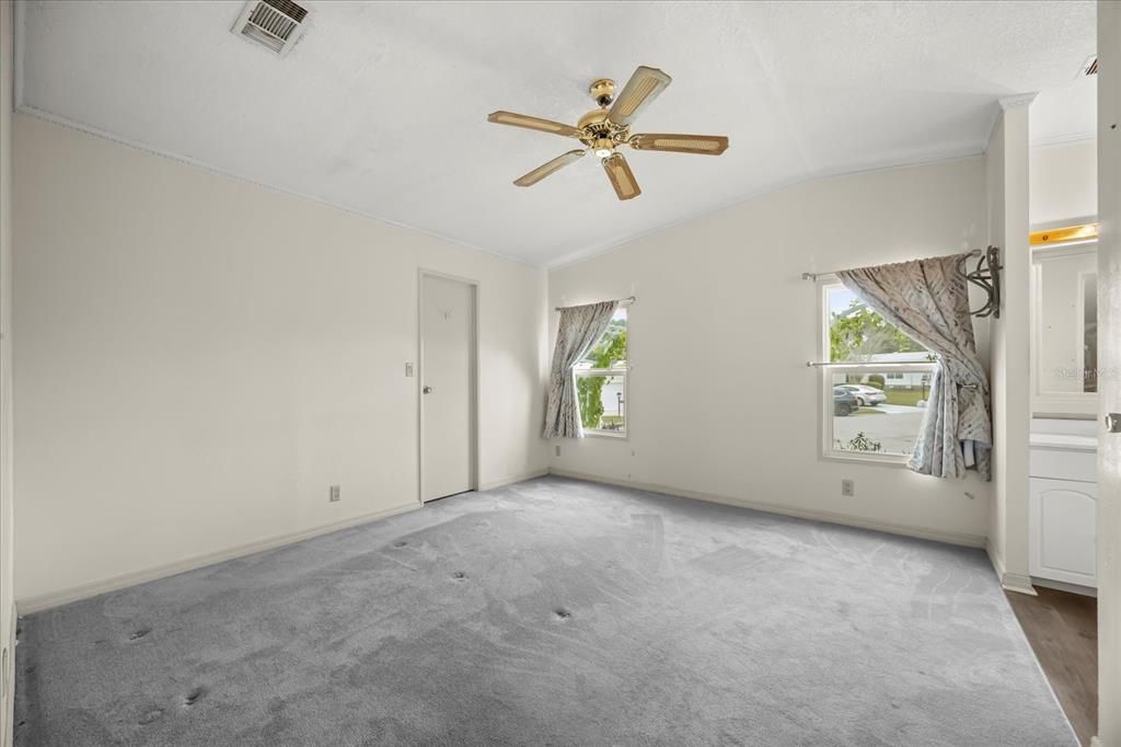 En Venta: $154,700 (2 camas, 2 baños, 1100 Pies cuadrados)