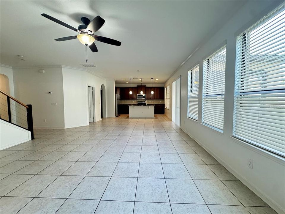 出租: $3,100 (5 贝兹, 3 浴室, 2580 平方英尺)