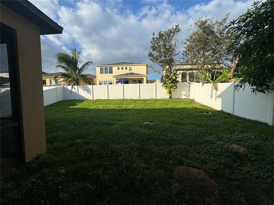 出租: $3,100 (5 贝兹, 3 浴室, 2580 平方英尺)