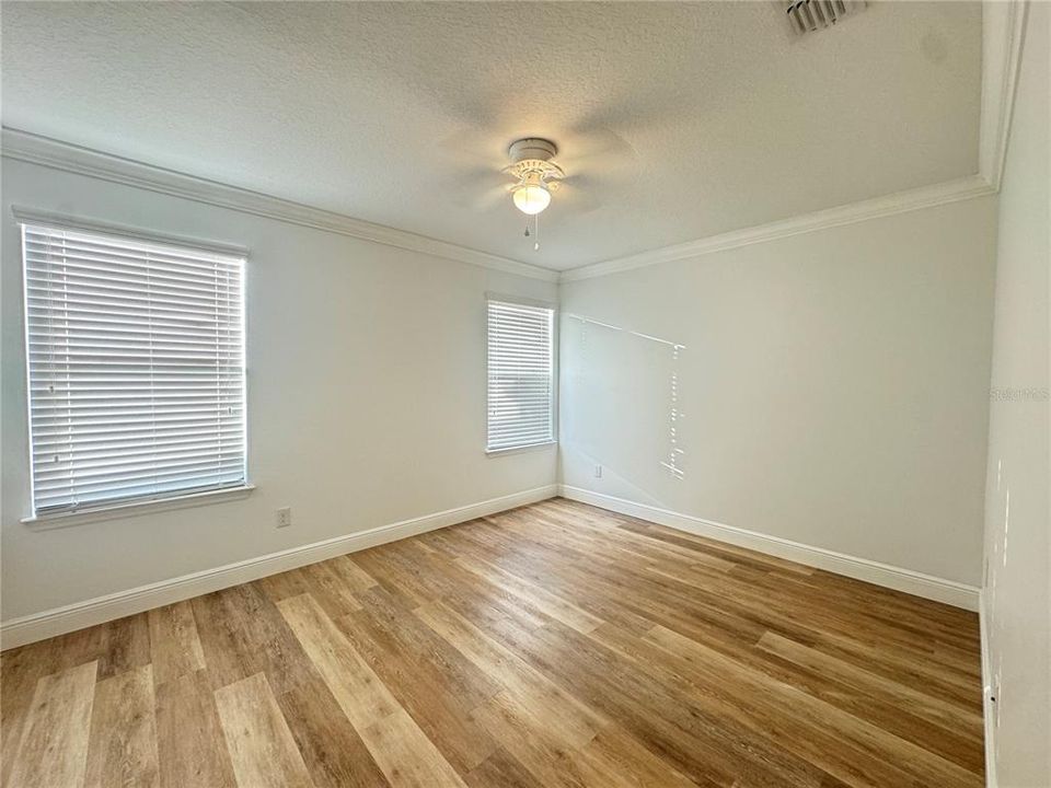 出租: $3,100 (5 贝兹, 3 浴室, 2580 平方英尺)