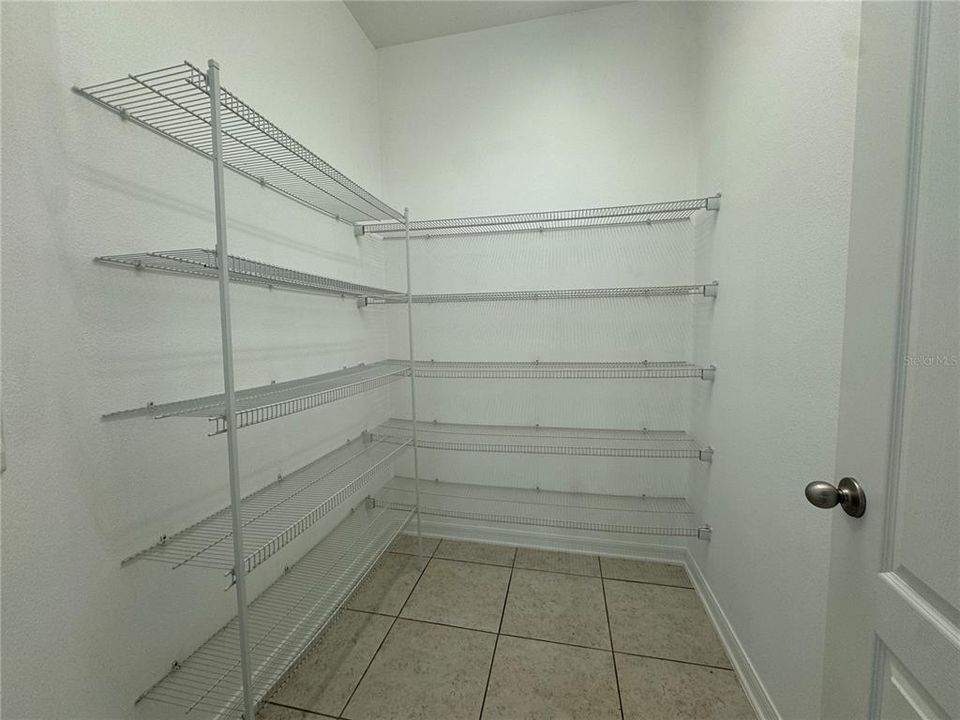 出租: $3,100 (5 贝兹, 3 浴室, 2580 平方英尺)