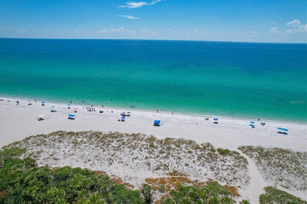 Active With Contract: $520,000 (3 beds, 2 baths, 1976 Square Feet)