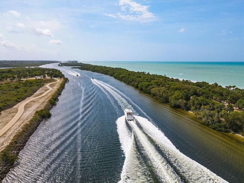 Active With Contract: $520,000 (3 beds, 2 baths, 1976 Square Feet)