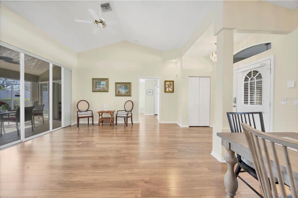 Active With Contract: $520,000 (3 beds, 2 baths, 1976 Square Feet)