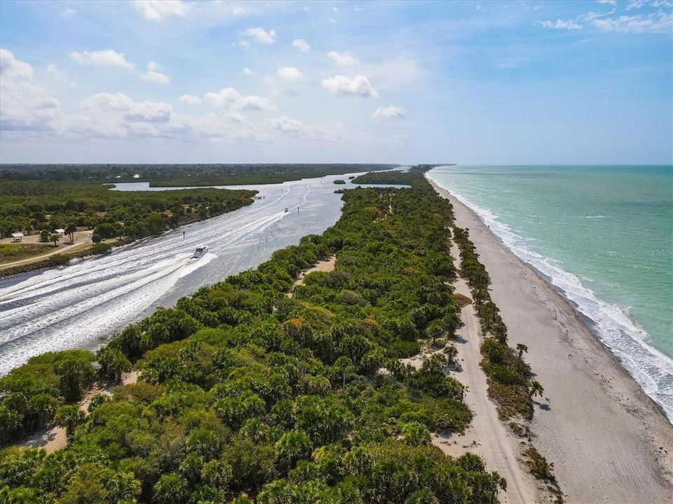 Active With Contract: $520,000 (3 beds, 2 baths, 1976 Square Feet)