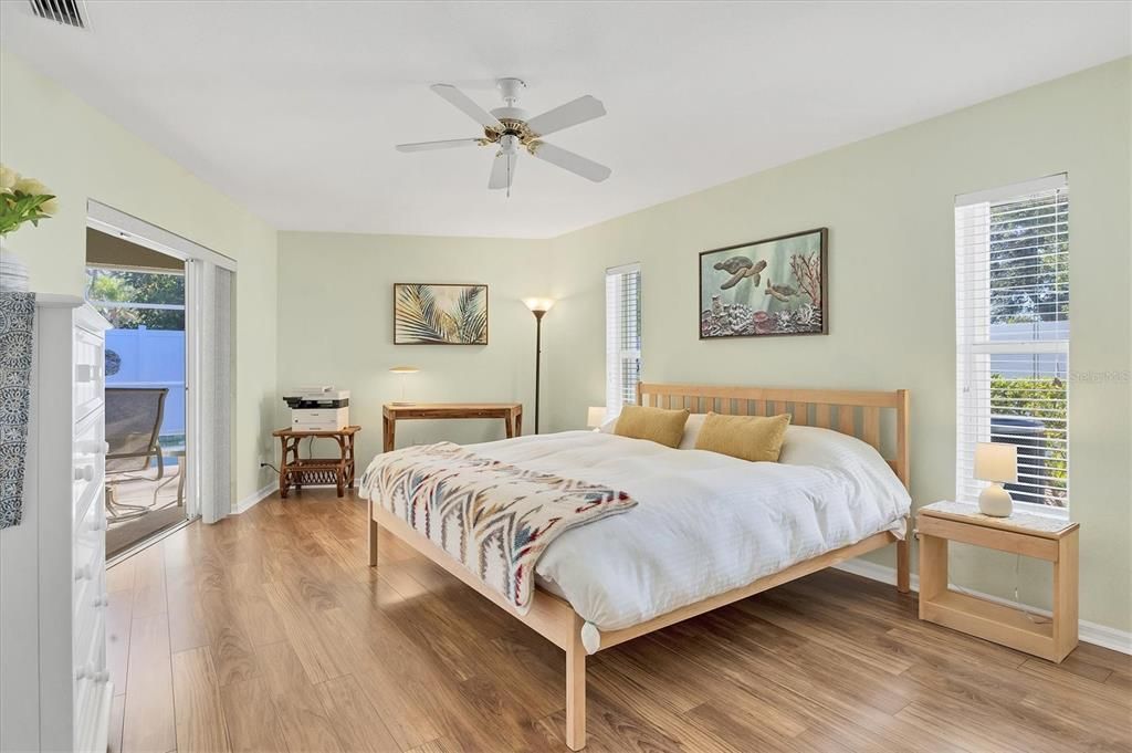 Active With Contract: $520,000 (3 beds, 2 baths, 1976 Square Feet)