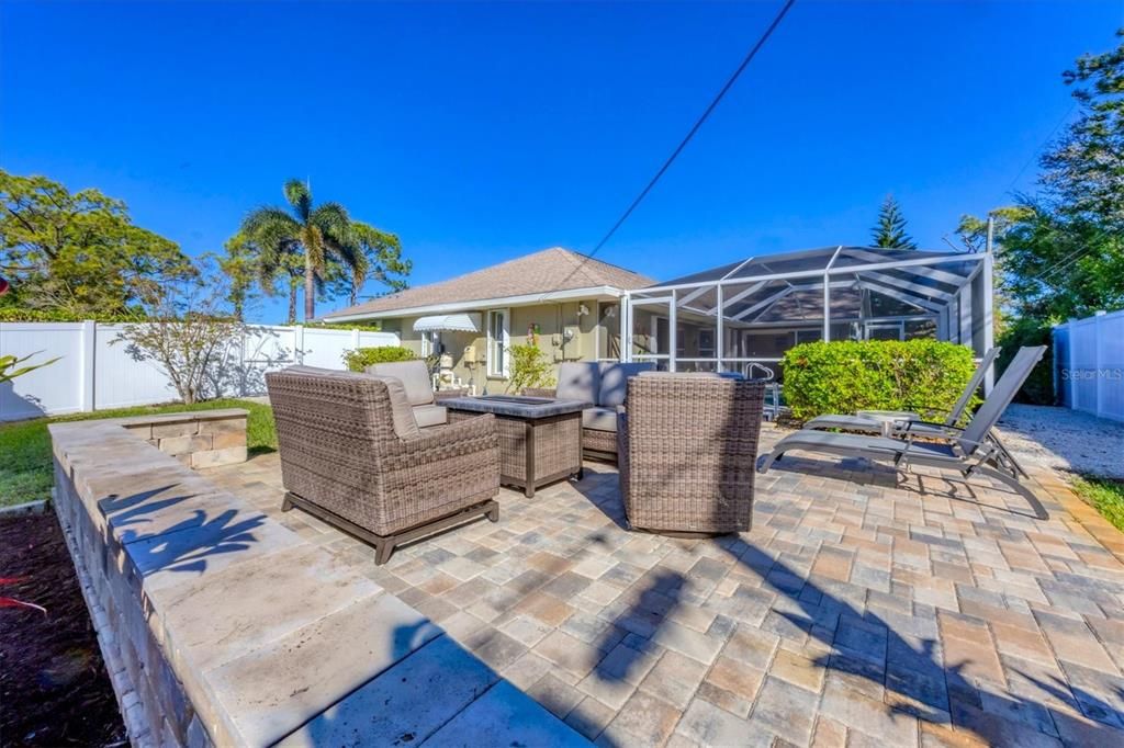 Active With Contract: $520,000 (3 beds, 2 baths, 1976 Square Feet)