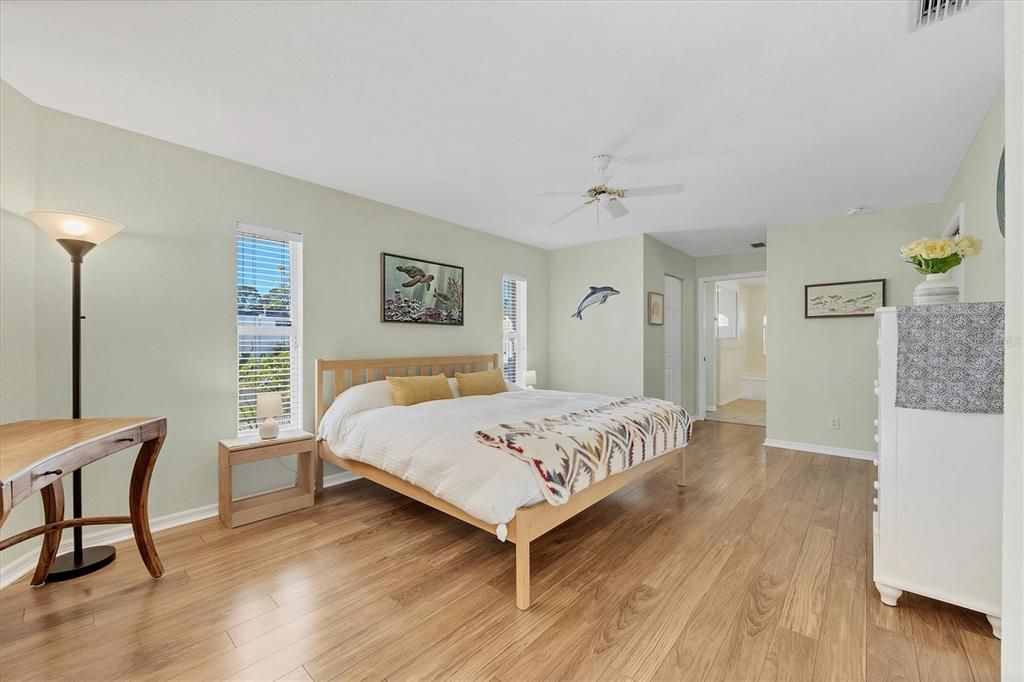 Active With Contract: $520,000 (3 beds, 2 baths, 1976 Square Feet)