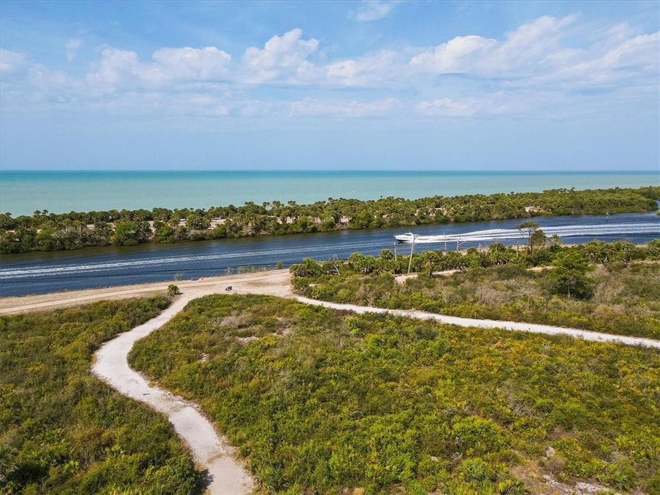 Active With Contract: $520,000 (3 beds, 2 baths, 1976 Square Feet)