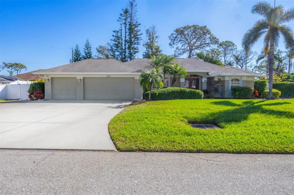 Active With Contract: $520,000 (3 beds, 2 baths, 1976 Square Feet)