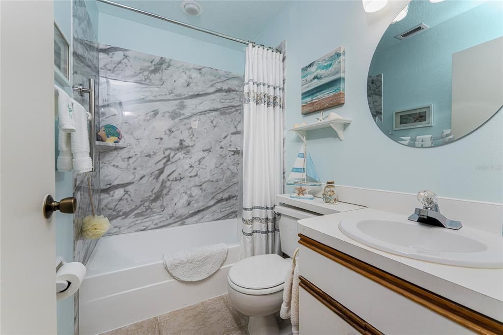 For Sale: $149,900 (2 beds, 2 baths, 933 Square Feet)