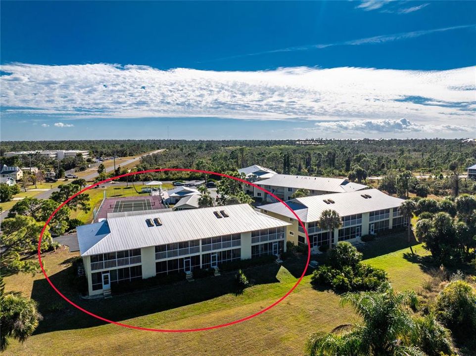 For Sale: $149,900 (2 beds, 2 baths, 933 Square Feet)