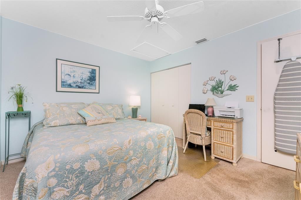 For Sale: $149,900 (2 beds, 2 baths, 933 Square Feet)