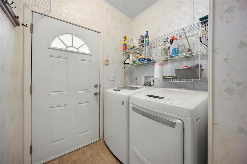 En Venta: $235,000 (3 camas, 2 baños, 1851 Pies cuadrados)