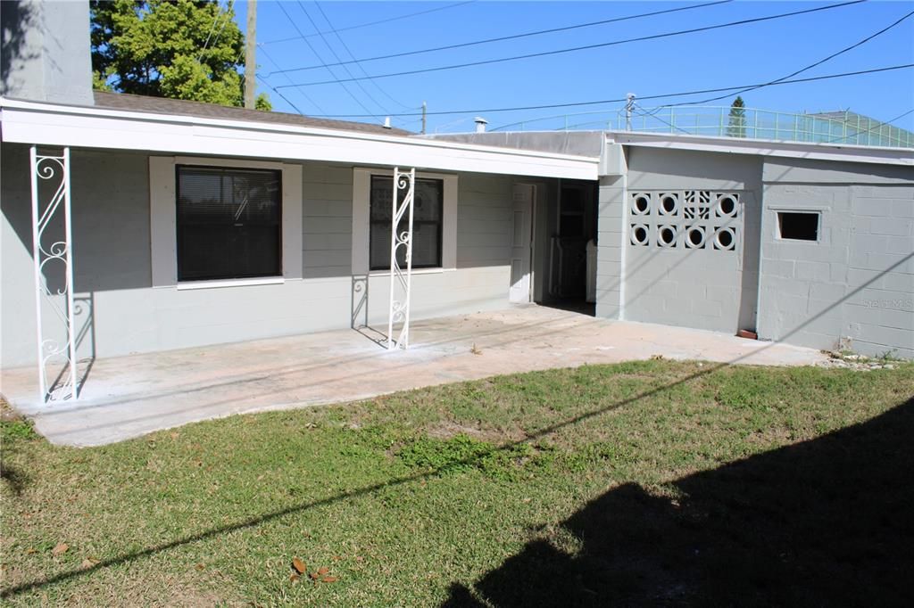 For Rent: $2,300 (3 beds, 1 baths, 1372 Square Feet)