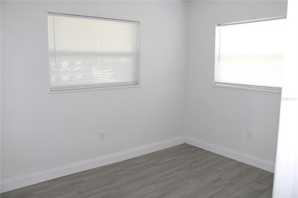 For Rent: $2,300 (3 beds, 1 baths, 1372 Square Feet)