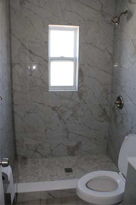 For Rent: $2,300 (3 beds, 1 baths, 1372 Square Feet)