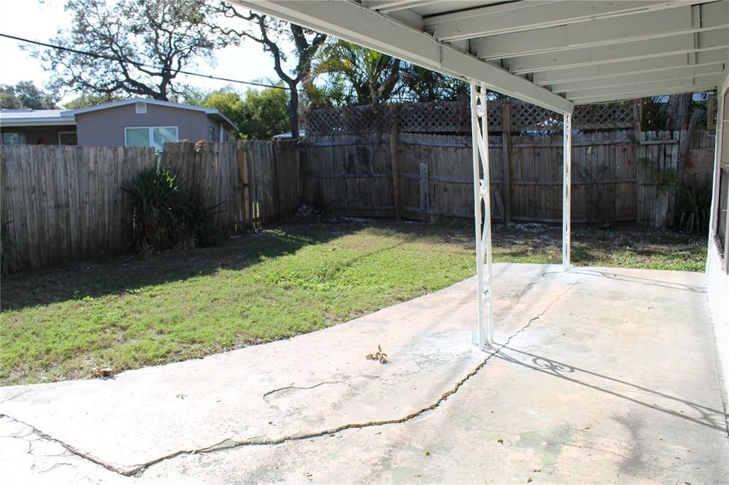 For Rent: $2,300 (3 beds, 1 baths, 1372 Square Feet)