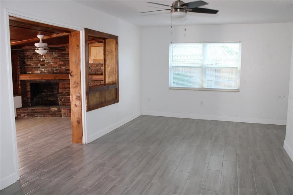 For Rent: $2,300 (3 beds, 1 baths, 1372 Square Feet)