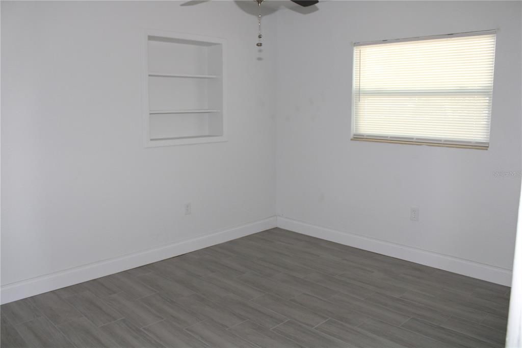 For Rent: $2,300 (3 beds, 1 baths, 1372 Square Feet)