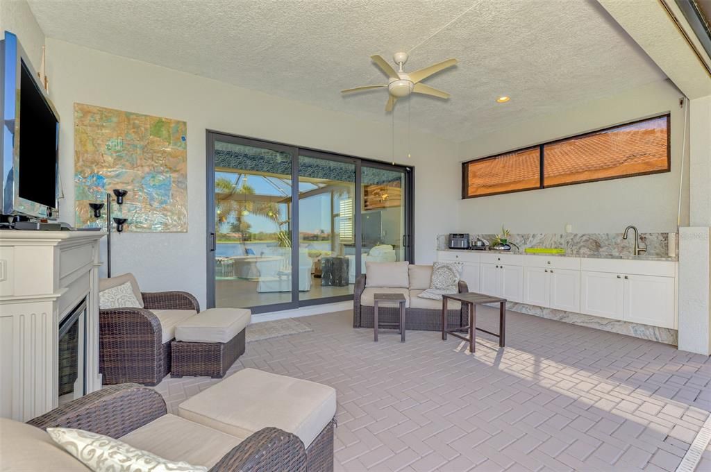 For Sale: $925,000 (4 beds, 4 baths, 3004 Square Feet)