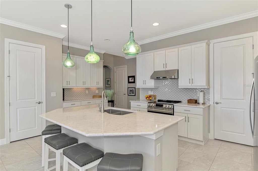 For Sale: $925,000 (4 beds, 4 baths, 3004 Square Feet)