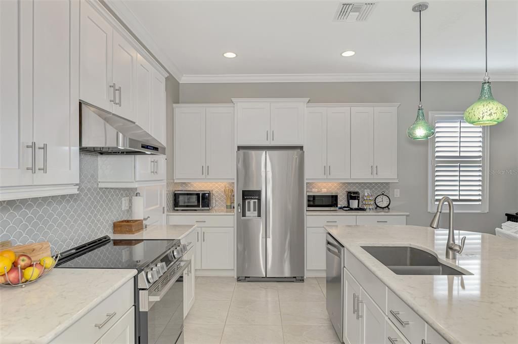 For Sale: $925,000 (4 beds, 4 baths, 3004 Square Feet)