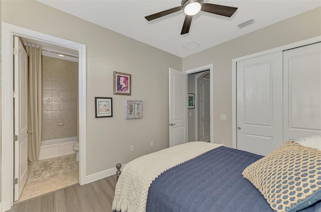 For Sale: $925,000 (4 beds, 4 baths, 3004 Square Feet)