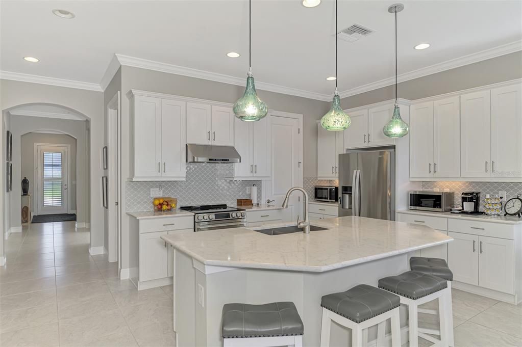 For Sale: $925,000 (4 beds, 4 baths, 3004 Square Feet)