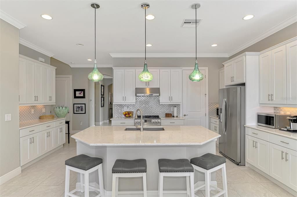 For Sale: $925,000 (4 beds, 4 baths, 3004 Square Feet)