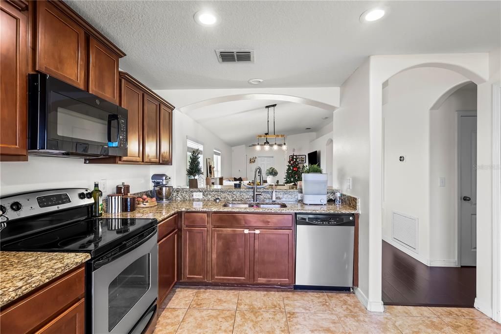 出租: $2,150 (3 贝兹, 2 浴室, 1360 平方英尺)