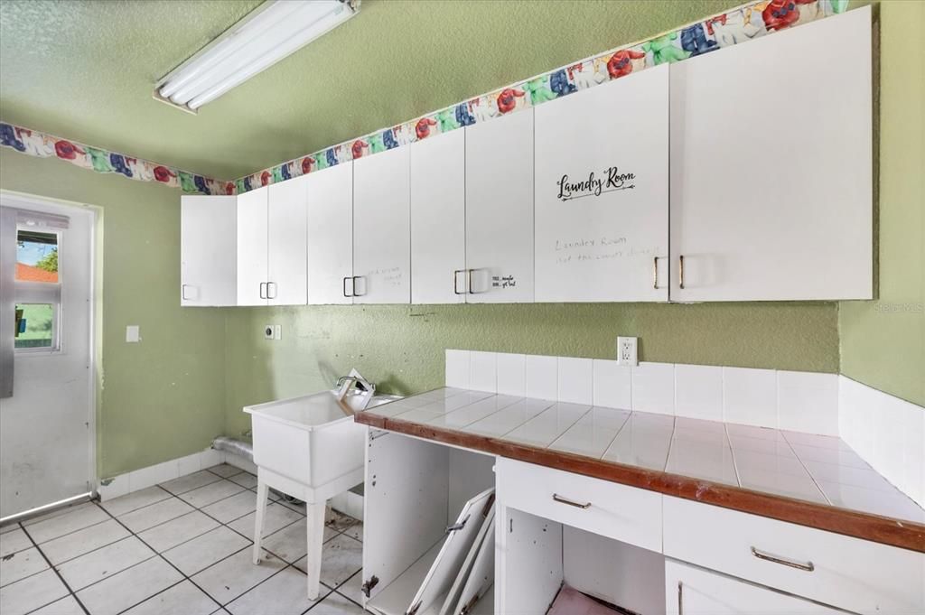 For Sale: $500,000 (4 beds, 3 baths, 3458 Square Feet)