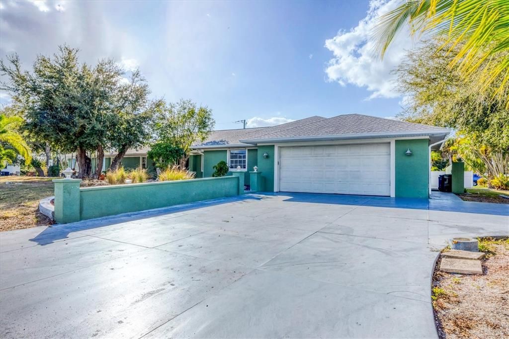 For Sale: $500,000 (4 beds, 3 baths, 3458 Square Feet)