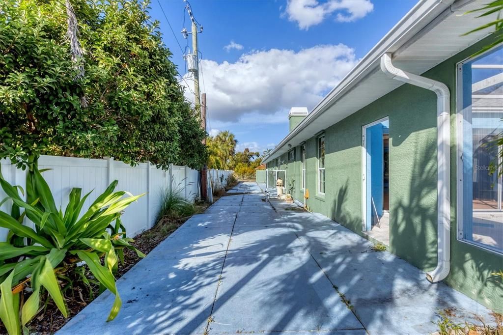 For Sale: $500,000 (4 beds, 3 baths, 3458 Square Feet)