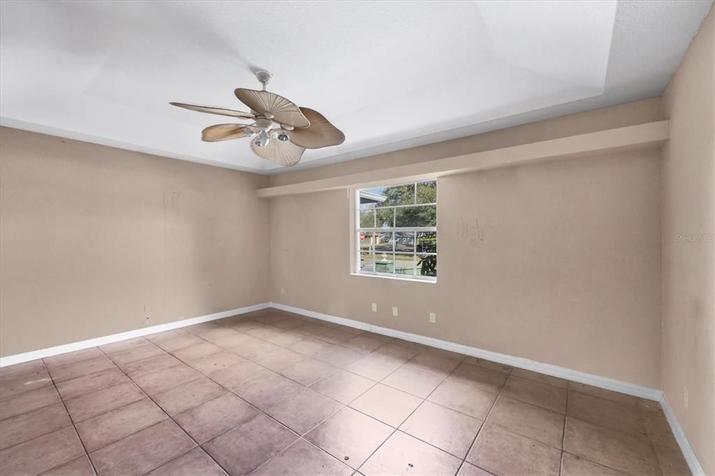 For Sale: $500,000 (4 beds, 3 baths, 3458 Square Feet)