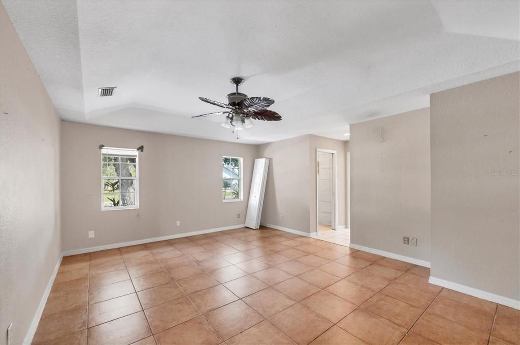 For Sale: $500,000 (4 beds, 3 baths, 3458 Square Feet)