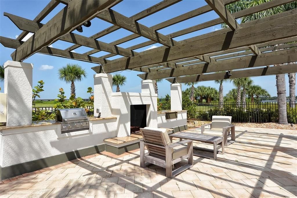 Activo con contrato: $375,000 (3 camas, 2 baños, 1769 Pies cuadrados)