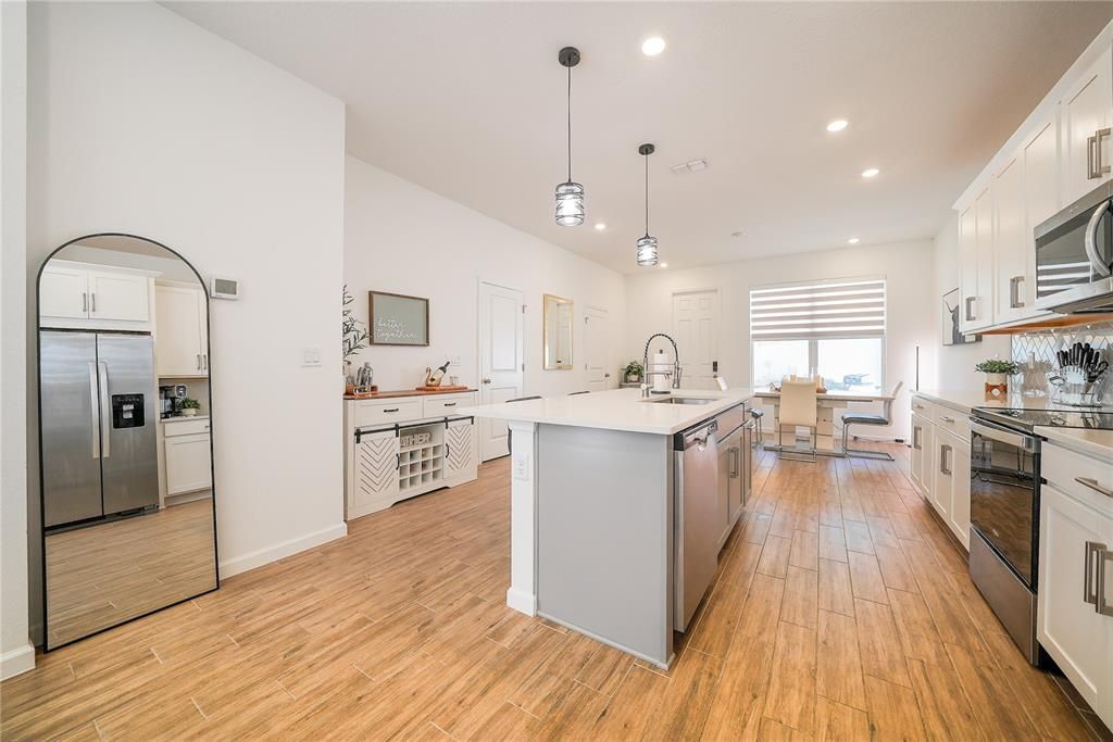 En Venta: $385,000 (3 camas, 2 baños, 1654 Pies cuadrados)