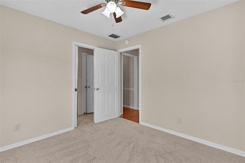 На продажу: $249,900 (3 спален, 2 ванн, 1896 Квадратных фут)