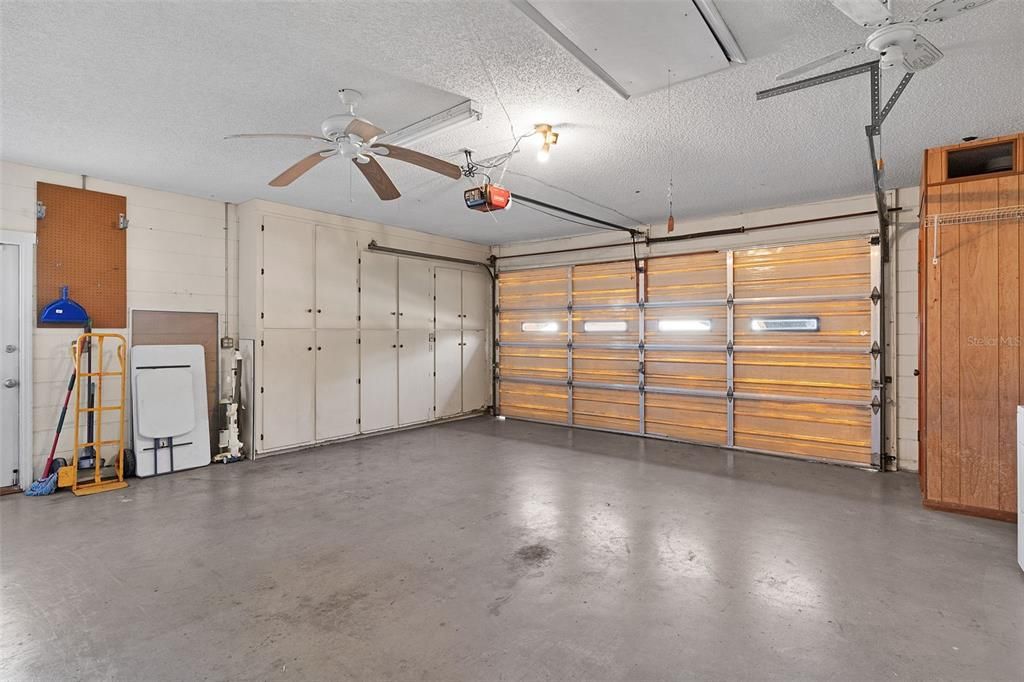 На продажу: $249,900 (3 спален, 2 ванн, 1896 Квадратных фут)